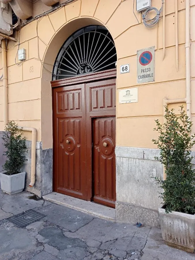 Dietro il massimo Palermo